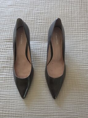 Calvin Klein Women's Black Pointed Toe Pumps